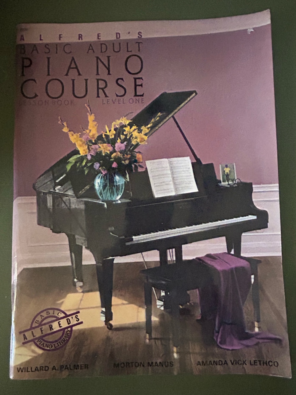 Alfred's Basic Adult Piano Course: Lesson Book Level One